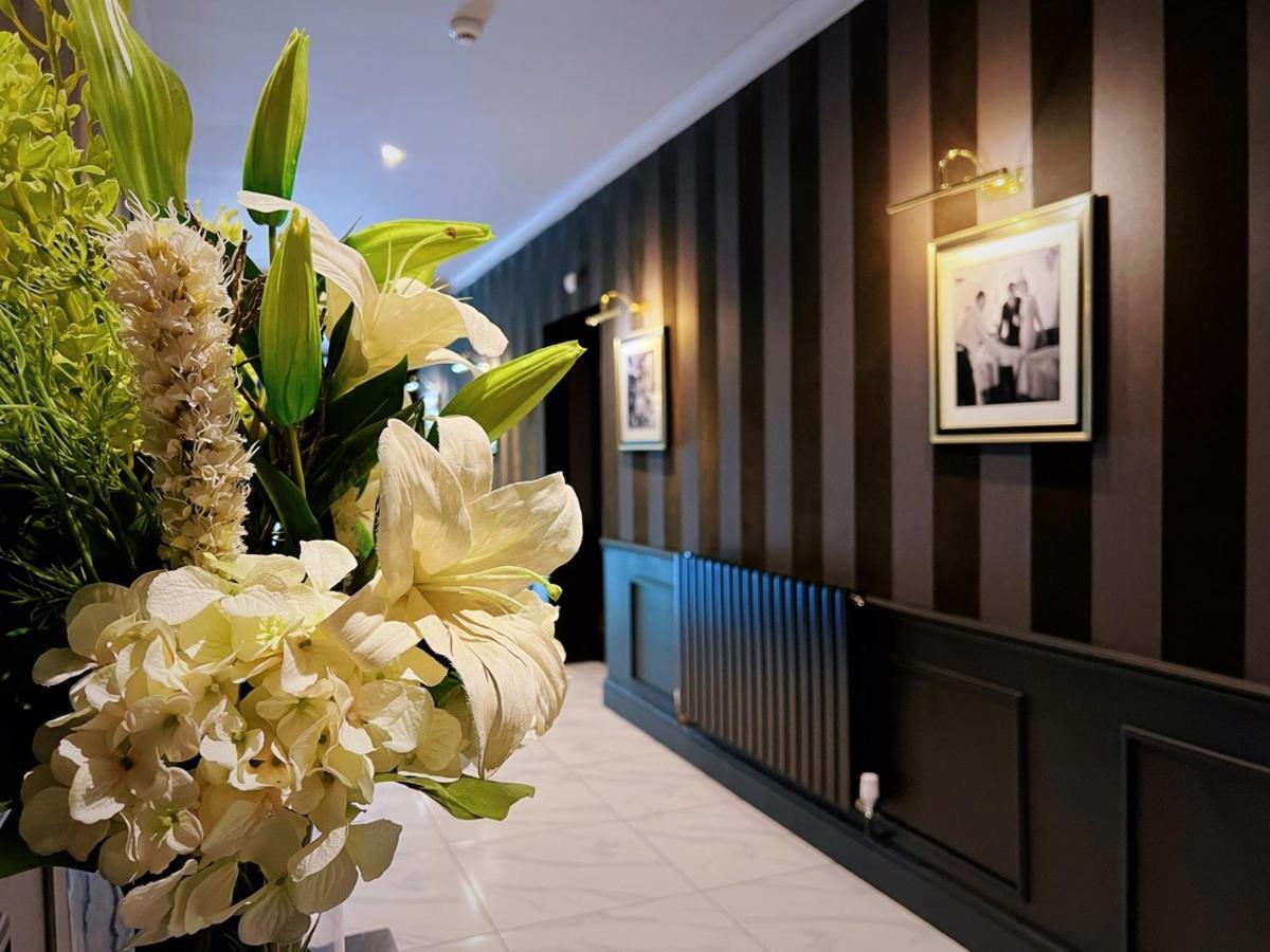 The Chesterton Hotel Bicester Bagian luar foto